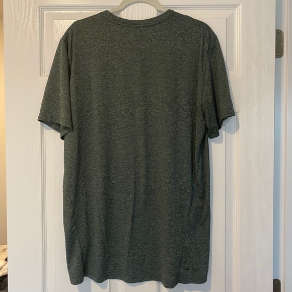 MEN’S GREEN NIKE DRI FIT ATHLETIC SHIRT - L - Picture 4 of 5